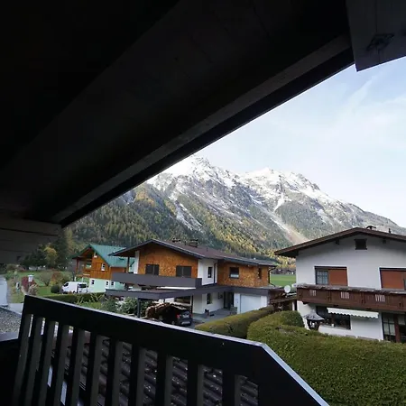 Lisa Apartament *